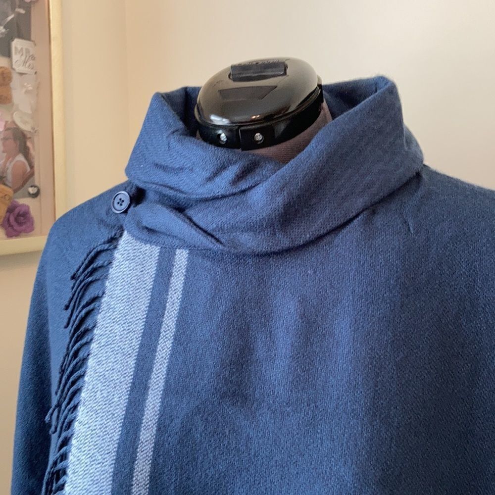 ECHO Fringe Wrap Shawl Blue OS NWT - Picture 2 of 9